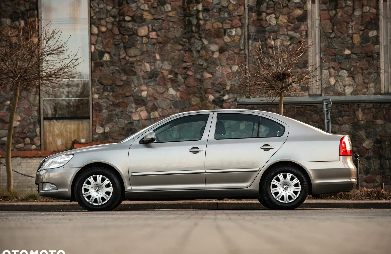 Skoda Octavia cena 23900 przebieg: 173000, rok produkcji 2012 z Sochaczew małe 326